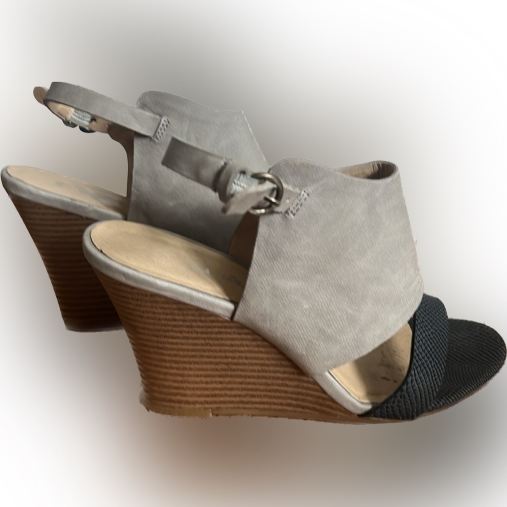 Dirty laundry black and tan heel sandals size 7